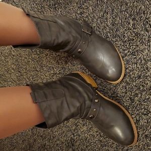 Maurices size 8 1/2 short boots